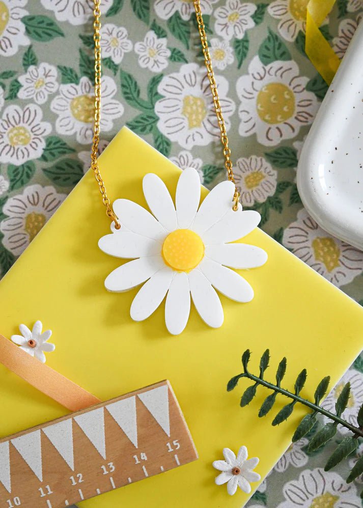 Big Daisy Necklace - Acrylic