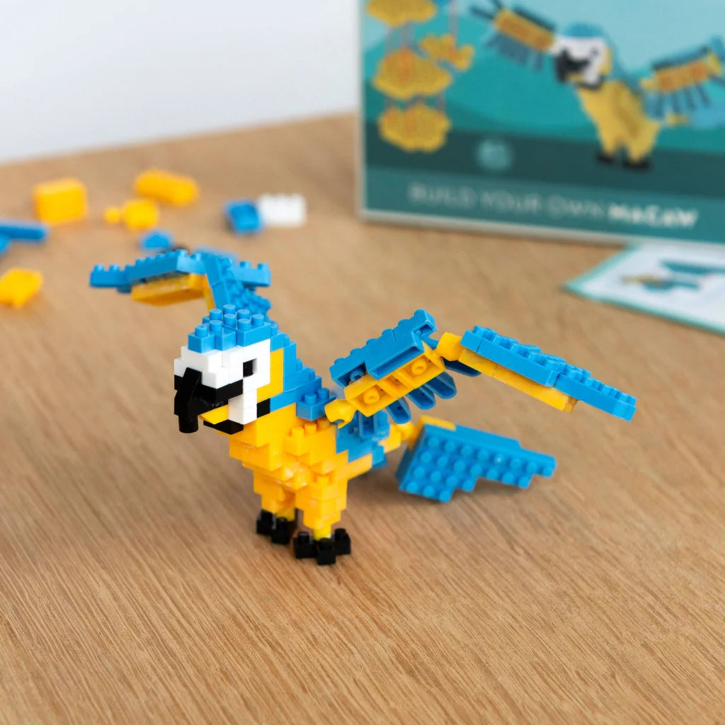 Build your own animal model brick kit - Macaw