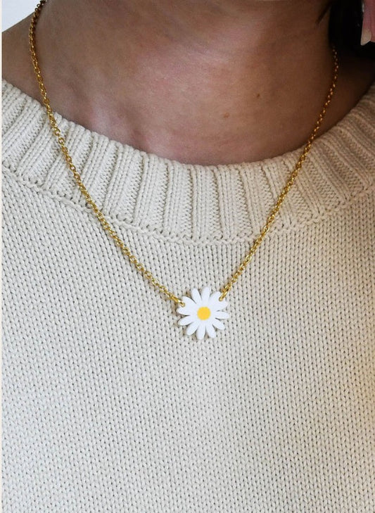 Dainty single Daisy Necklace
